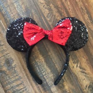 Minnie Mouse ears